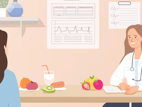 Uma mulher em consulta com a nutricionista