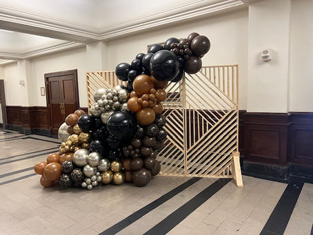 Balloon Decor Ideas for Graduation Parties and Open Houses