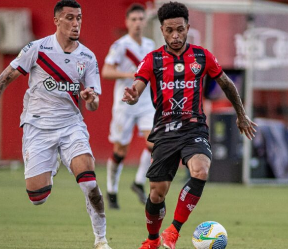 Atlético-GO x Vitória: onde assistir, horário e prováveis escalações pelo Brasileirão.