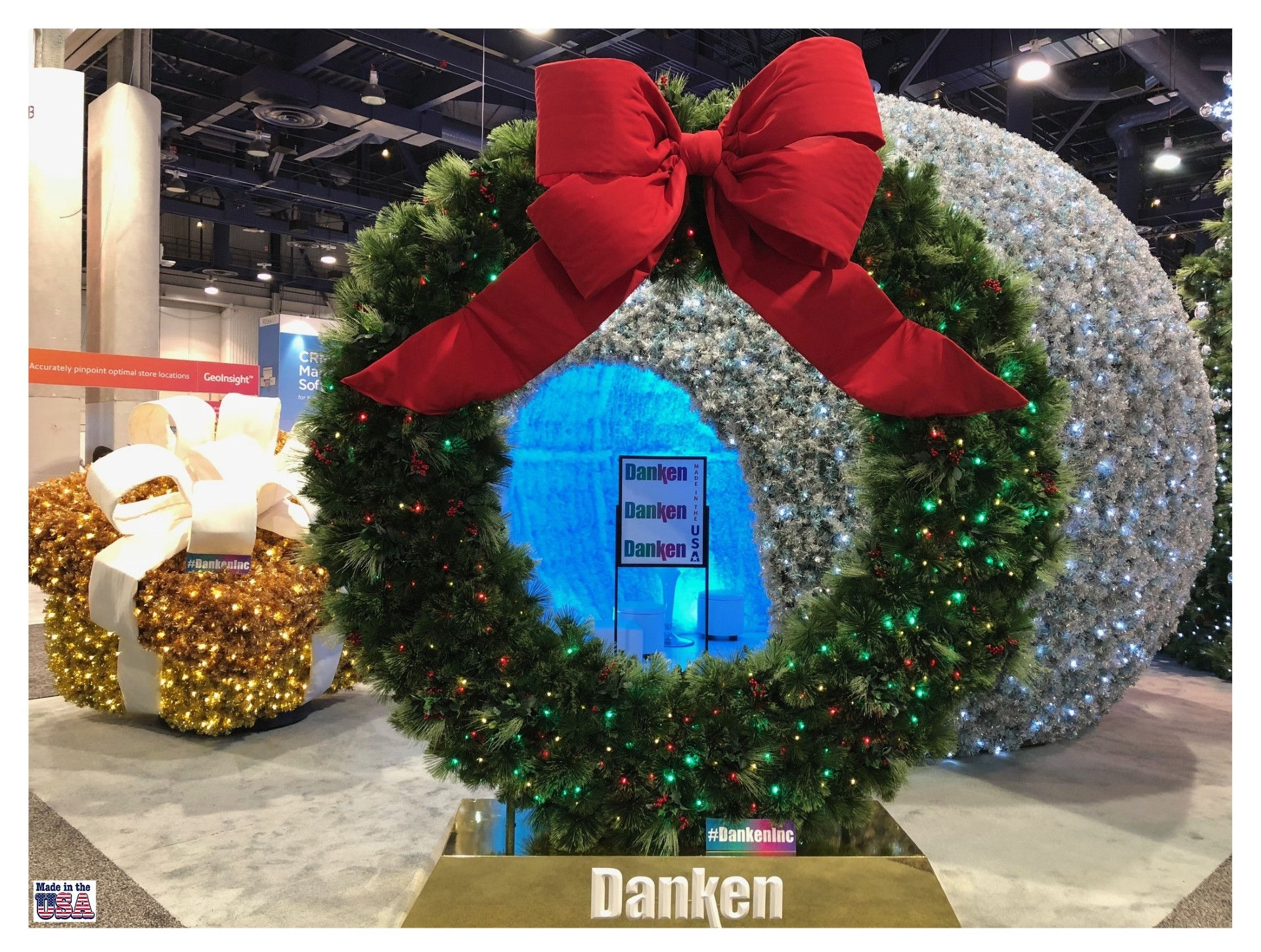 8' Wreath / Photo Op