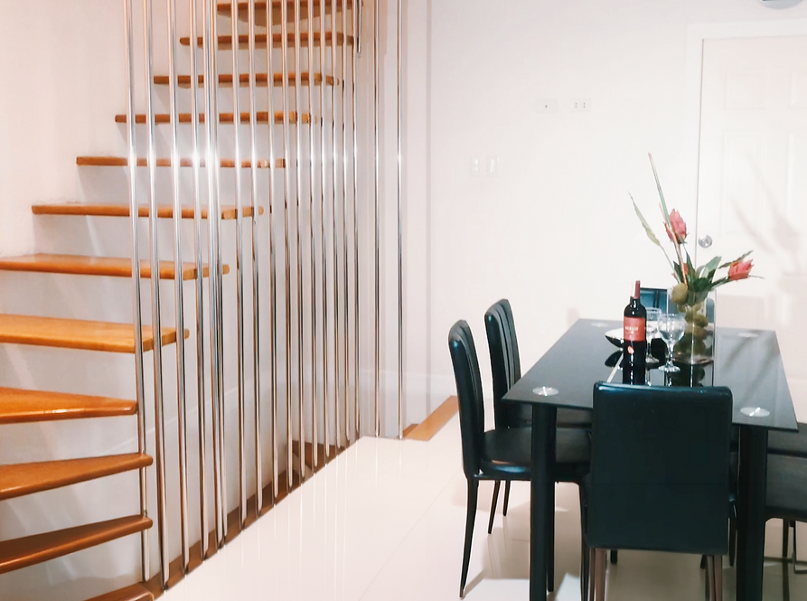 Floor - stairs dining.png