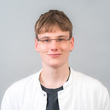 Herr Kohlmann (PTA _ Praktikant) 2.jpg