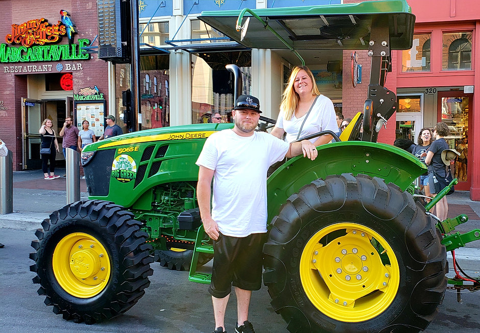Nashville Tour United States Big Green Tractor Tours