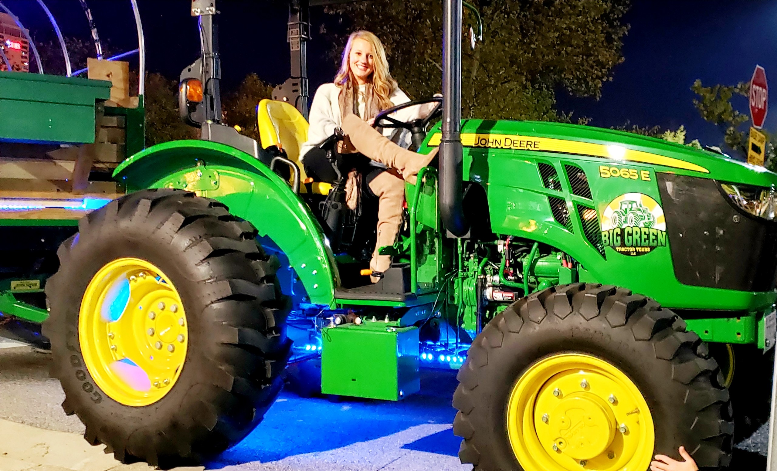 Nashville Tour United States Big Green Tractor Tours