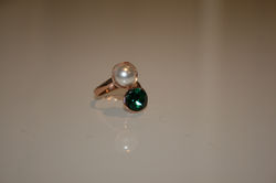 Anillo perla swarosky esmeralda
