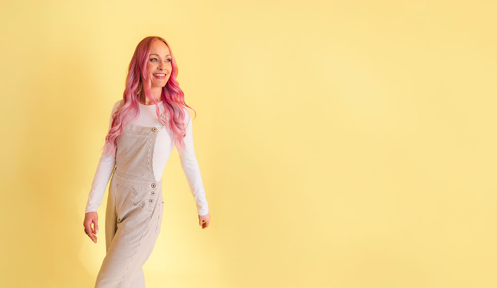 "Tager du også billeder hvis der er meget gang i farverne?" 