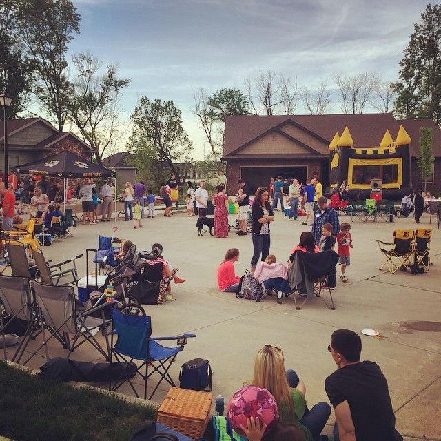 HOW TO THROW A BLOCK PARTY