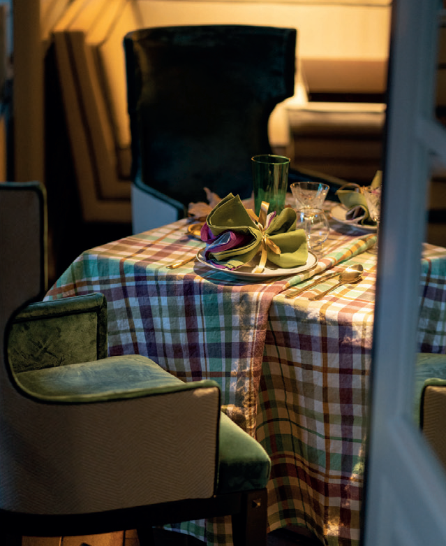 Thumbnail: CLAN Hemp Tablecloth - La Grafe Bleue and Tessitura Toscana Telerie