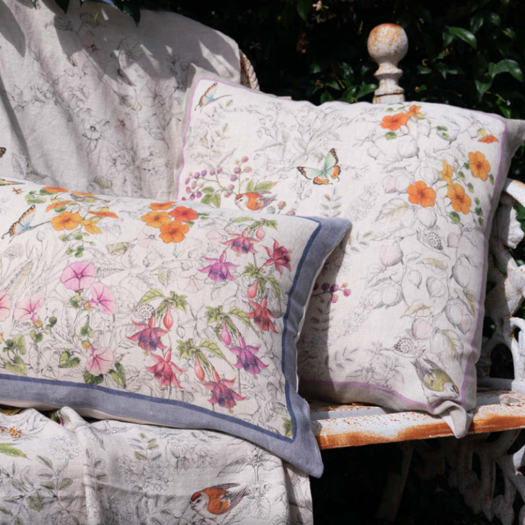 Thumbnail: GRAVURE Rectangular Linen Cushion - La Girafe Bleue and Tessitura Toscana Telerie