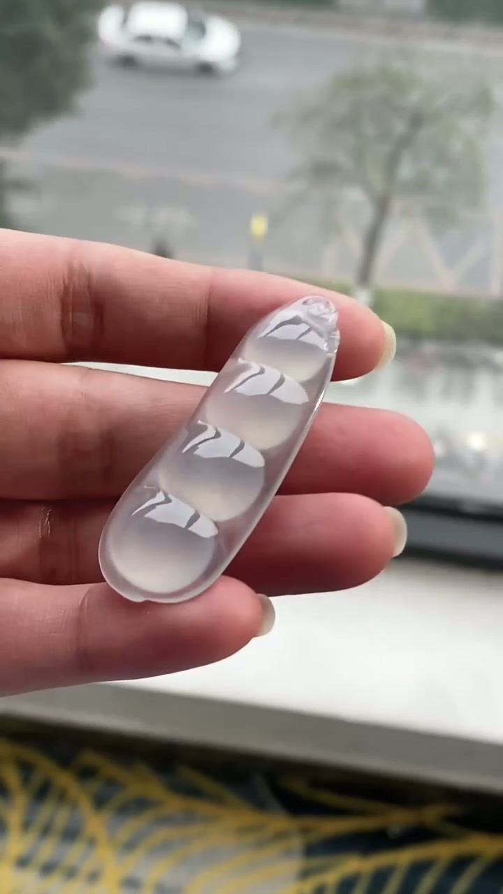 Hình thu nhỏ: Mặt dây chuyền Đậu Phúc ngọc Jadeite A