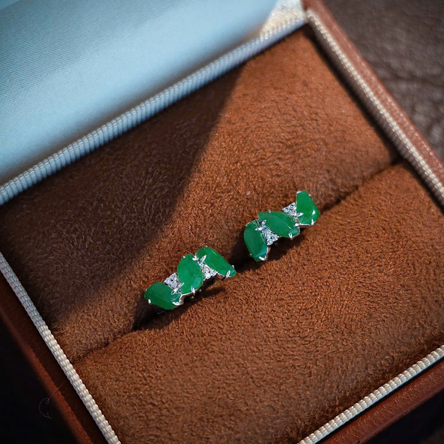 Bông tai ngọc Jadeite A vàng 18K