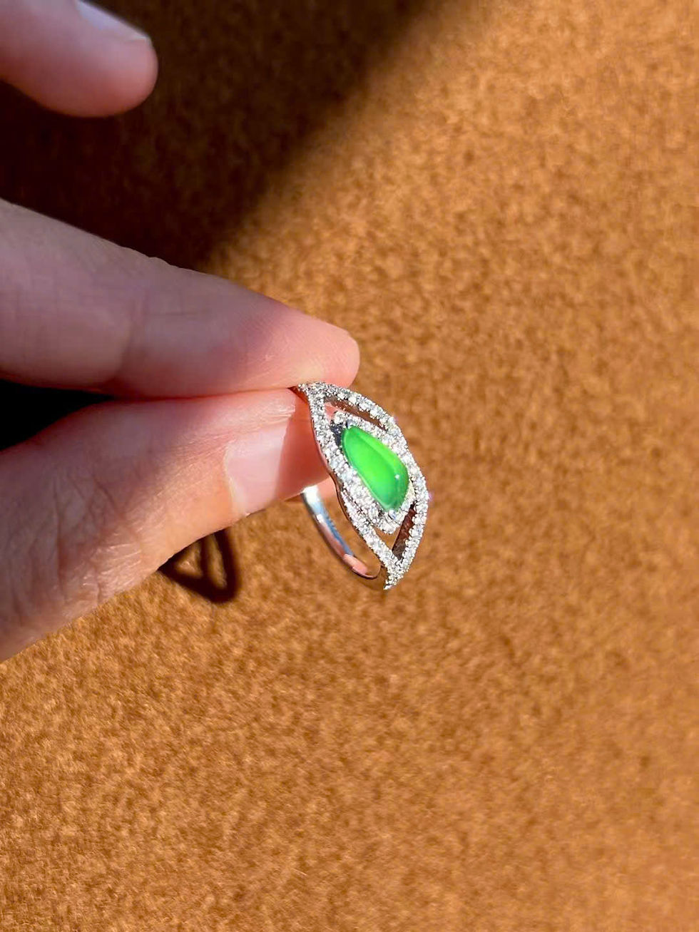 Hình thu nhỏ: Nhẫn Freestyle ngọc Jadeite A vàng 18K