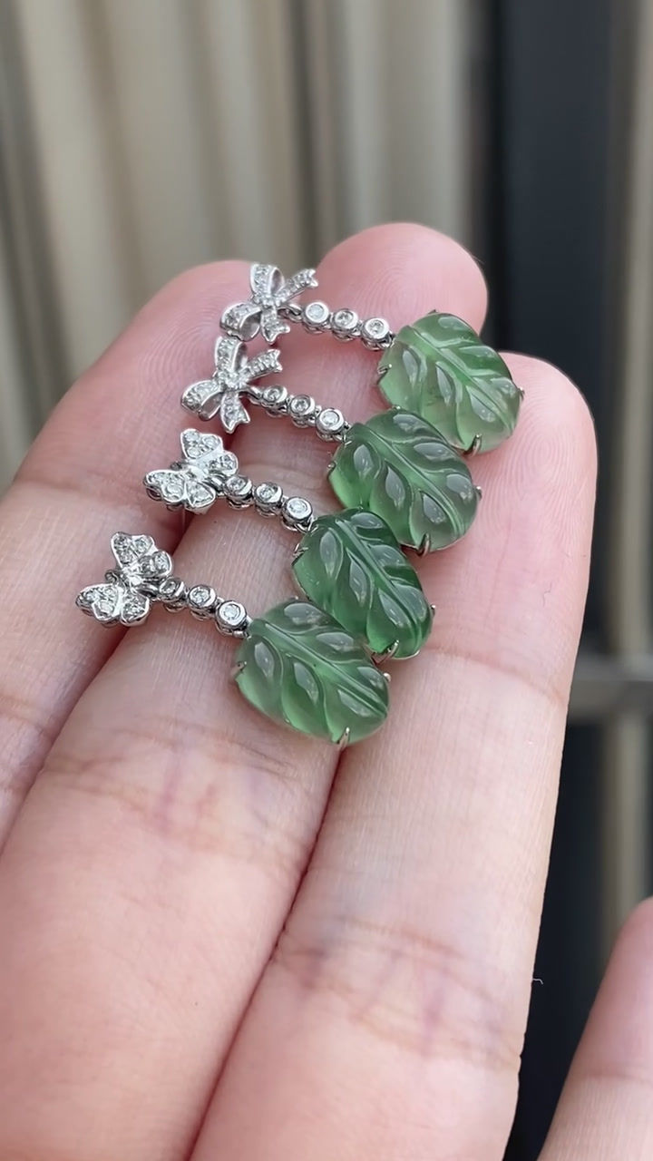 Hình thu nhỏ: Bông tai Lá ngọc Jadeite A vàng 18K