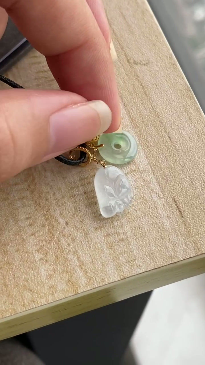 Hình thu nhỏ: Mặt dây chuyền Giọt treo ngọc Jadeite A vàng 18K