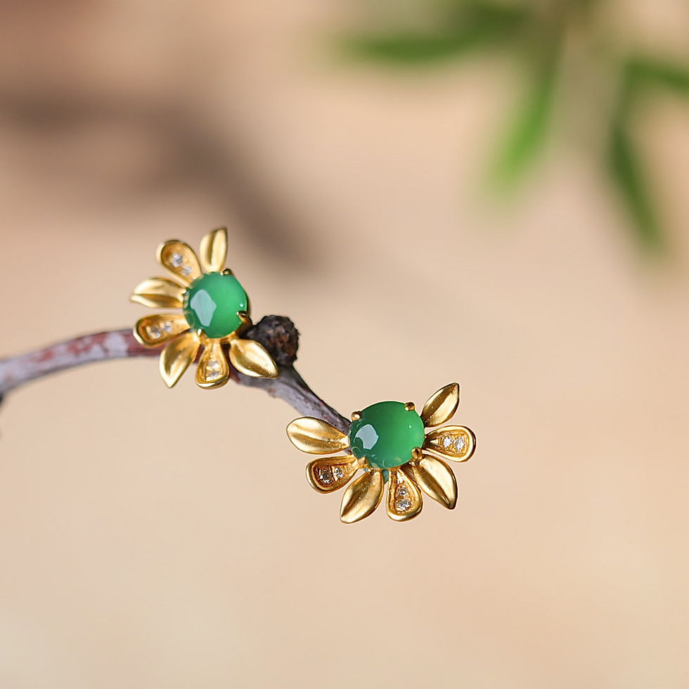 Bông tai Hoa Cabochon ngọc Jadeite A vàng 18K