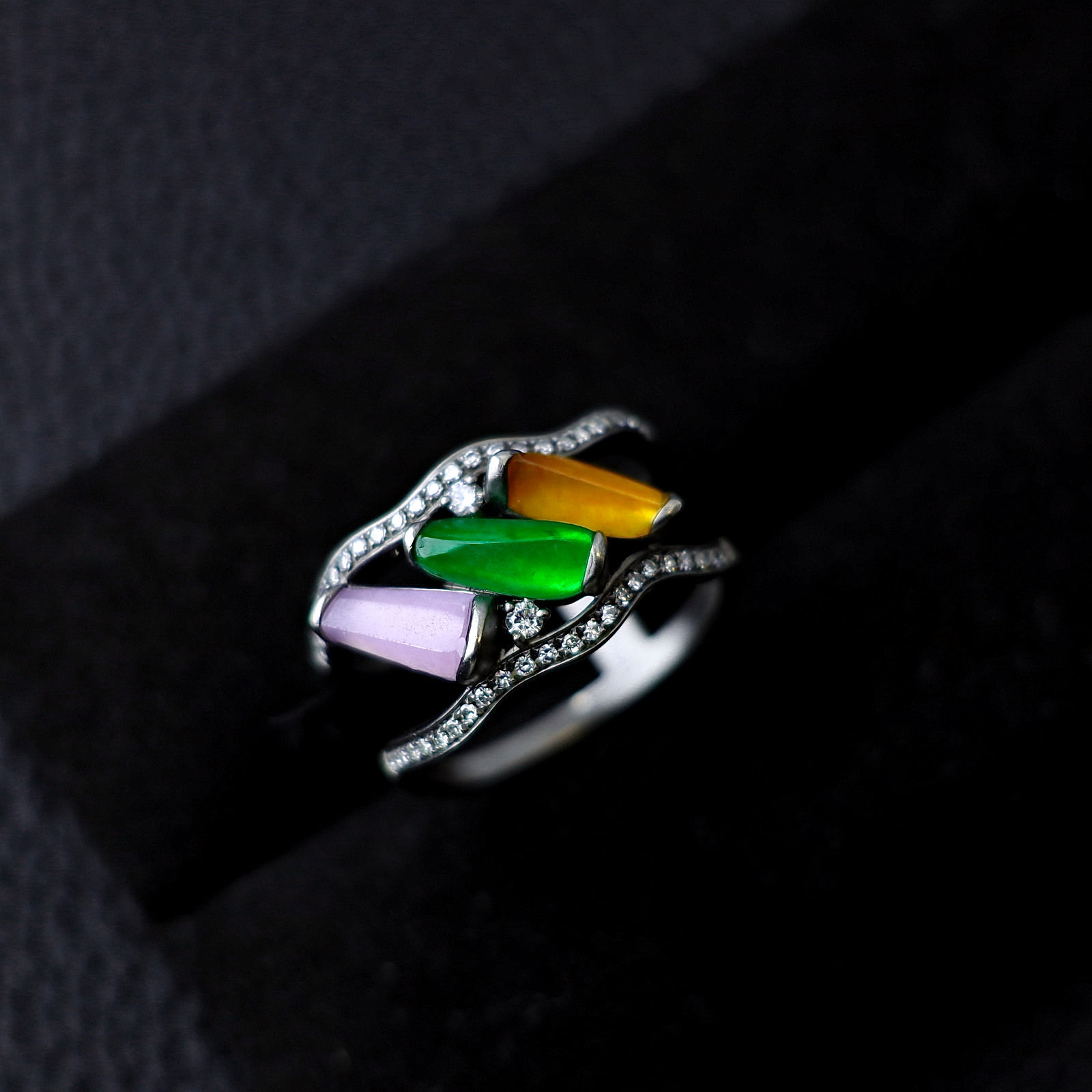 Nhẫn 3 màu ngọc Jadeite A vàng 18K