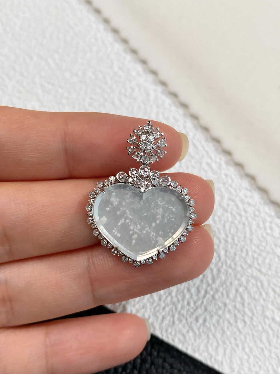 Hình thu nhỏ: Mặt dây chuyền trái tim ngọc Jadeite A vàng 18K