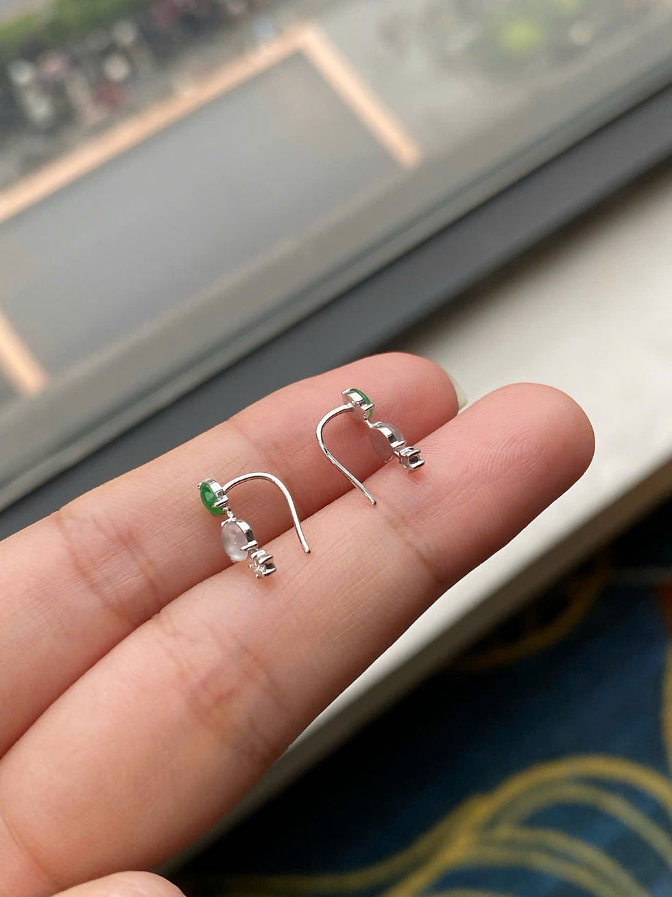 Hình thu nhỏ: Bông tai Cabochon vì sao ngọc Jadeite A vàng 18K