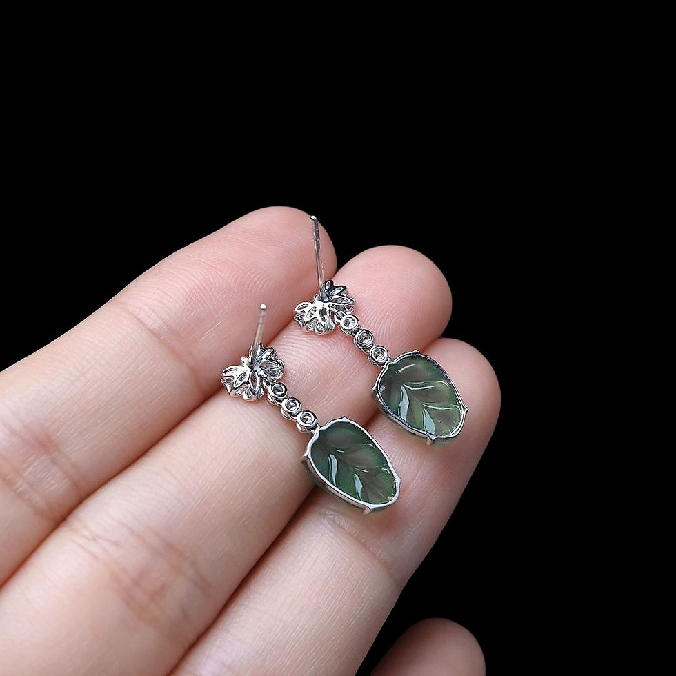 Hình thu nhỏ: Bông tai Lá ngọc Jadeite A vàng 18K