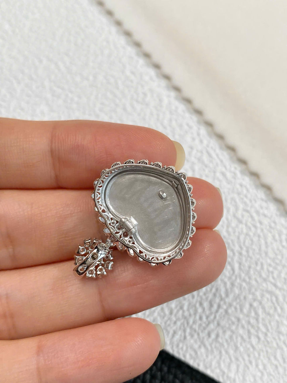 Hình thu nhỏ: Mặt dây chuyền trái tim ngọc Jadeite A vàng 18K