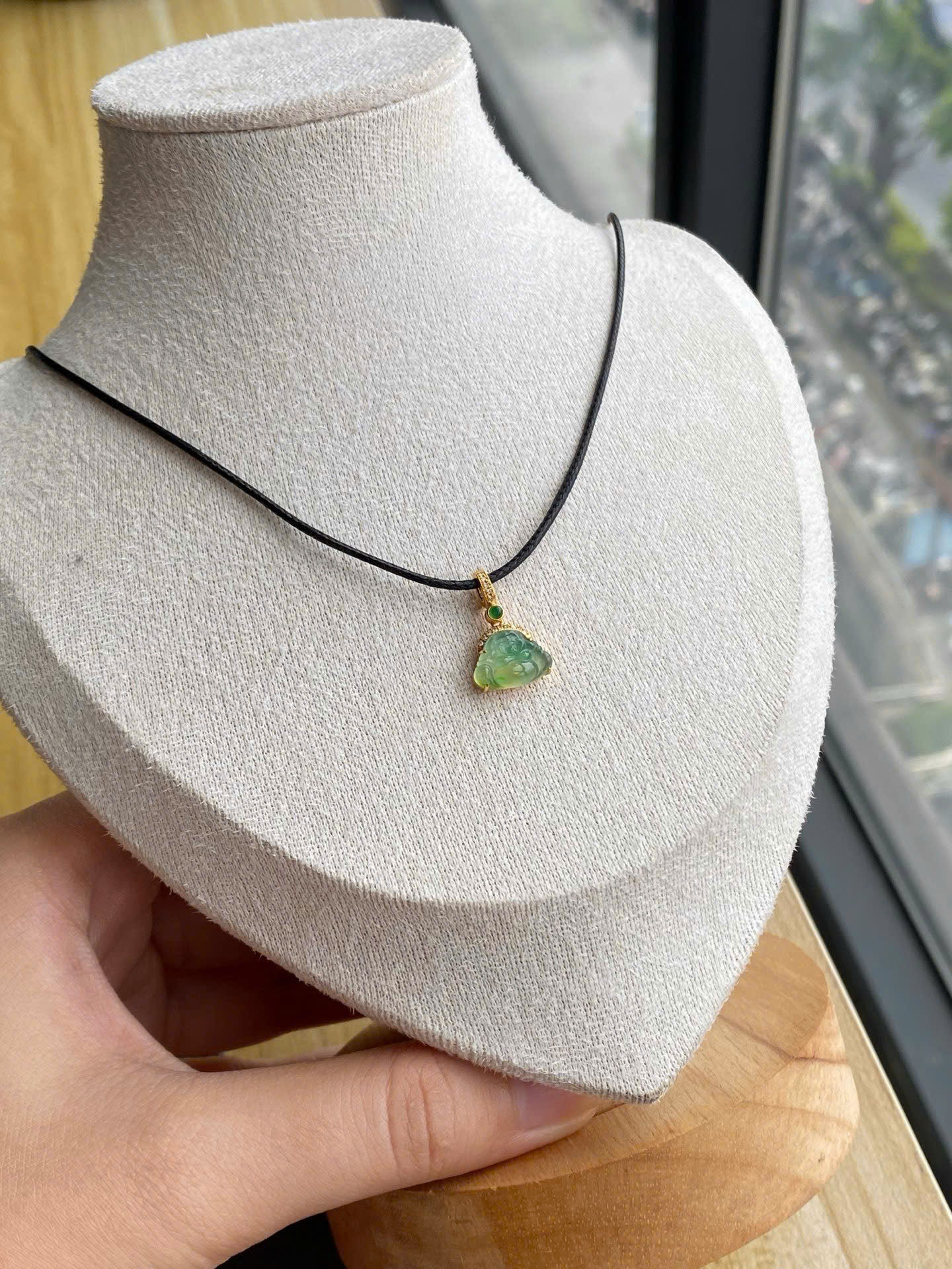 Mặt dây chuyền Di lặc ngọc Jadeite A vàng 18K