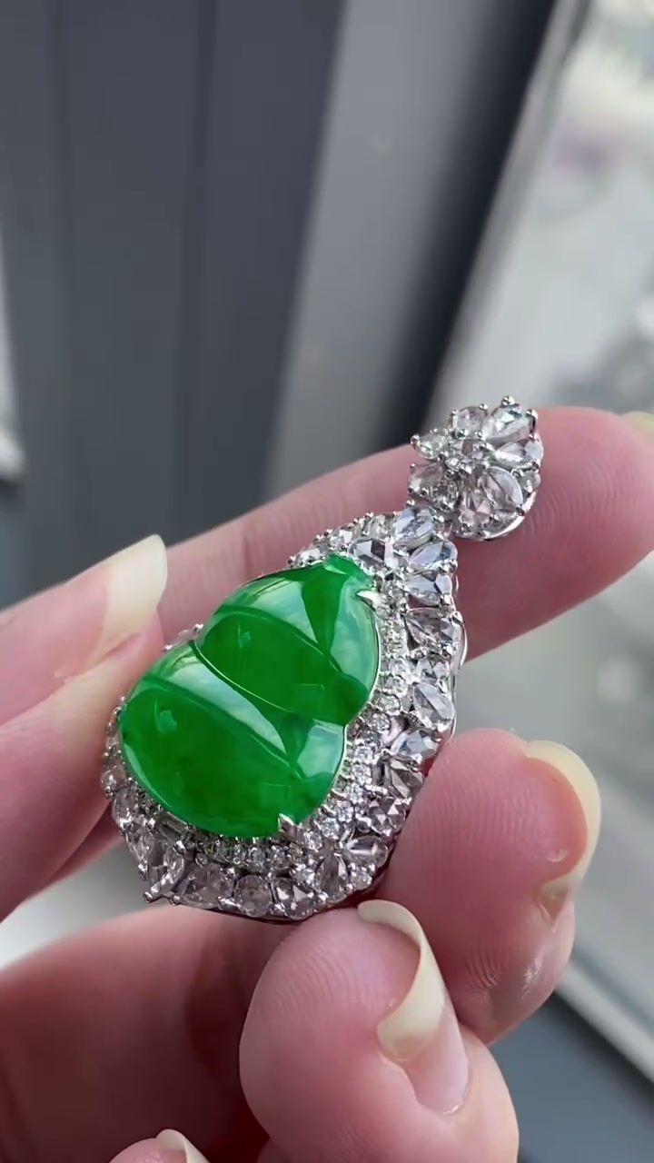 Hình thu nhỏ: Mặt dây chuyền Hồ lô ngọc Jadeite A vàng 18K