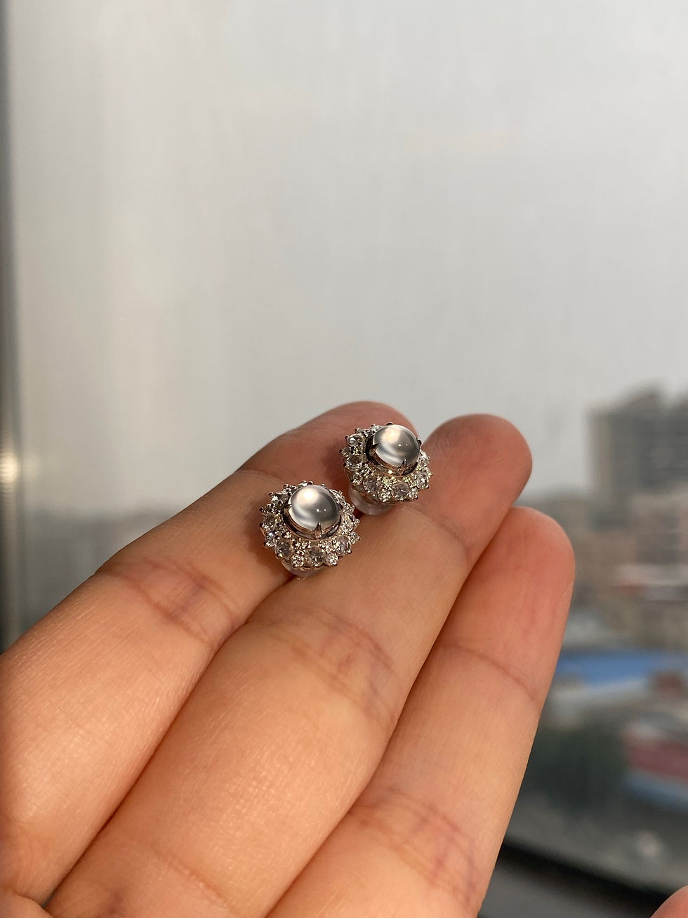 Hình thu nhỏ: Bông tai Cabochon ngọc Jadeite A vàng 18K