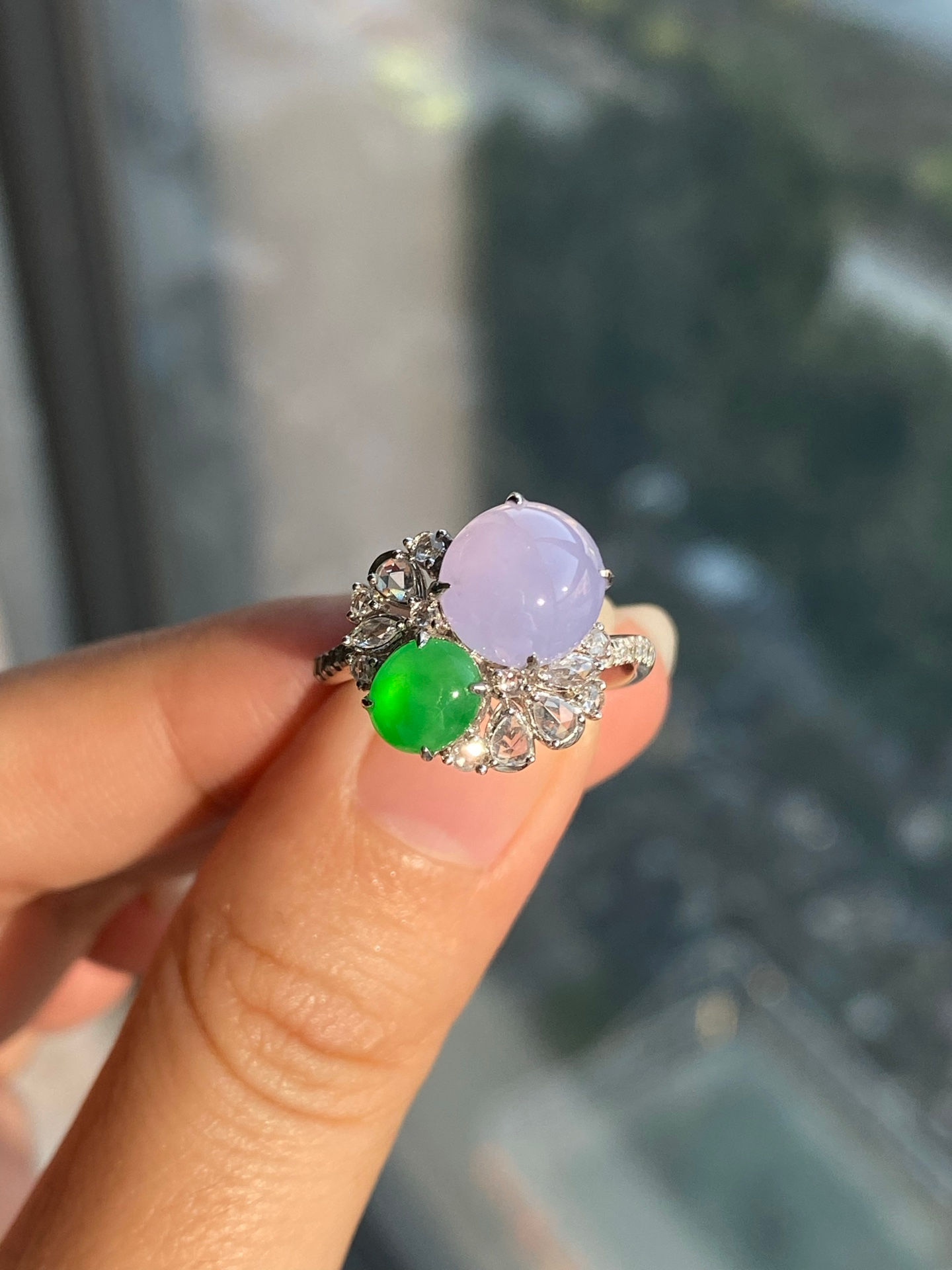 Nhẫn Cabochon ngọc Jadeite A vàng 18K