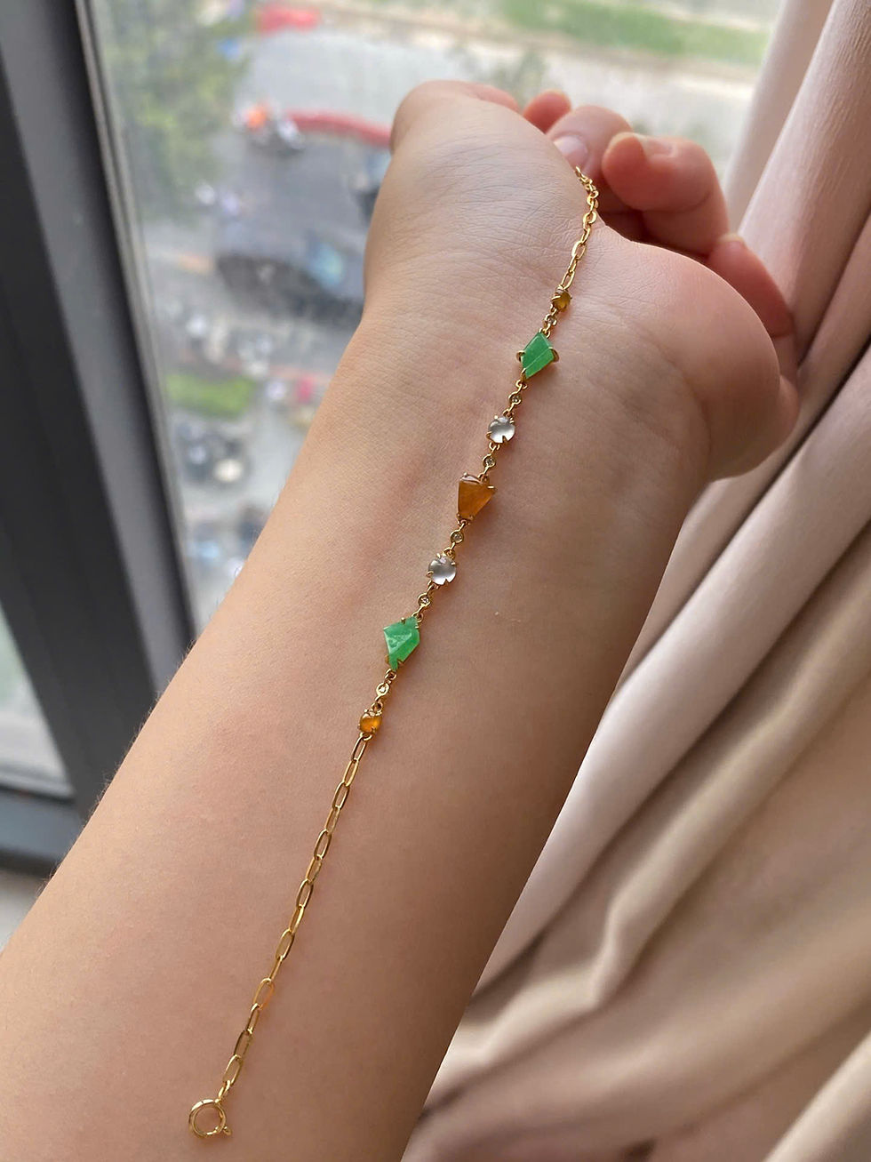 Hình thu nhỏ: Lắc tay Tam sắc freestyle ngọc Jadeite A vàng 18K