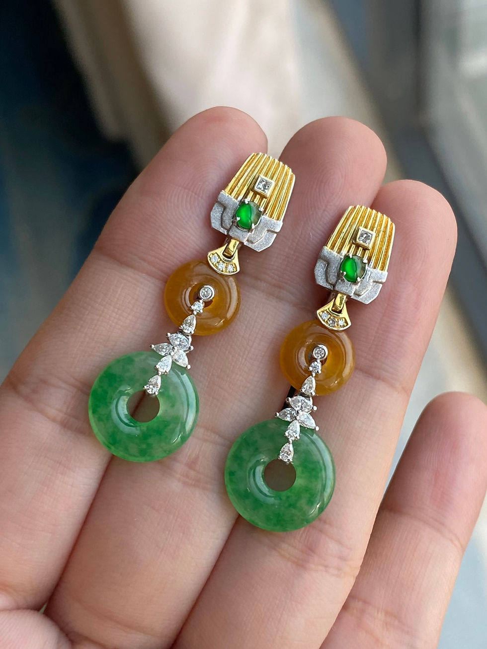 Hình thu nhỏ: Bông tai Đồng bình an ngọc Jadeite A vàng 18K