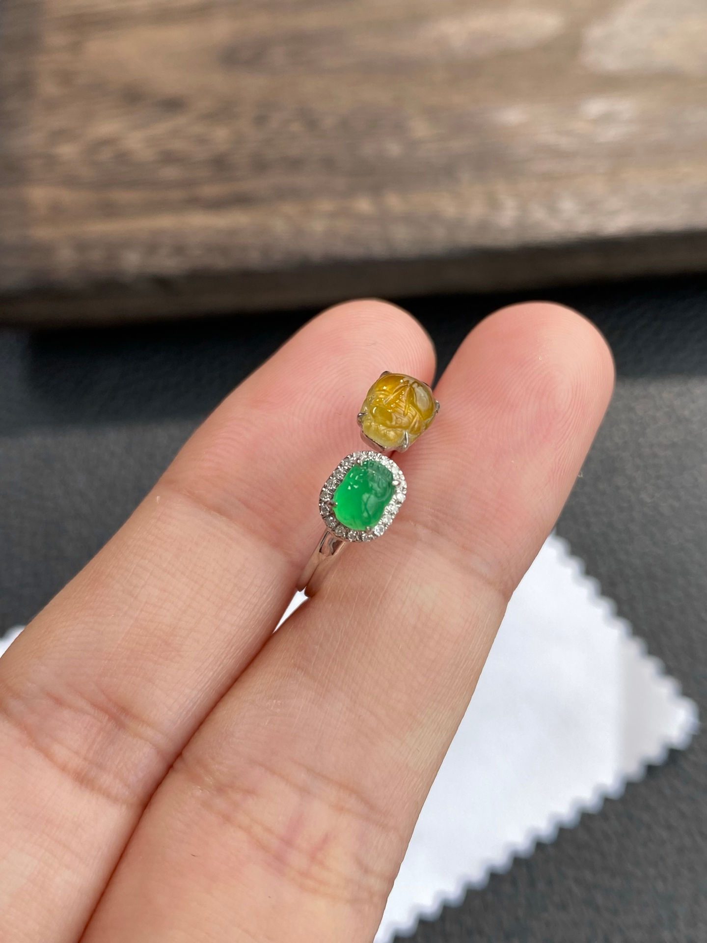 Nhẫn Tỳ Hưu ngọc Jadeite A vàng 18K