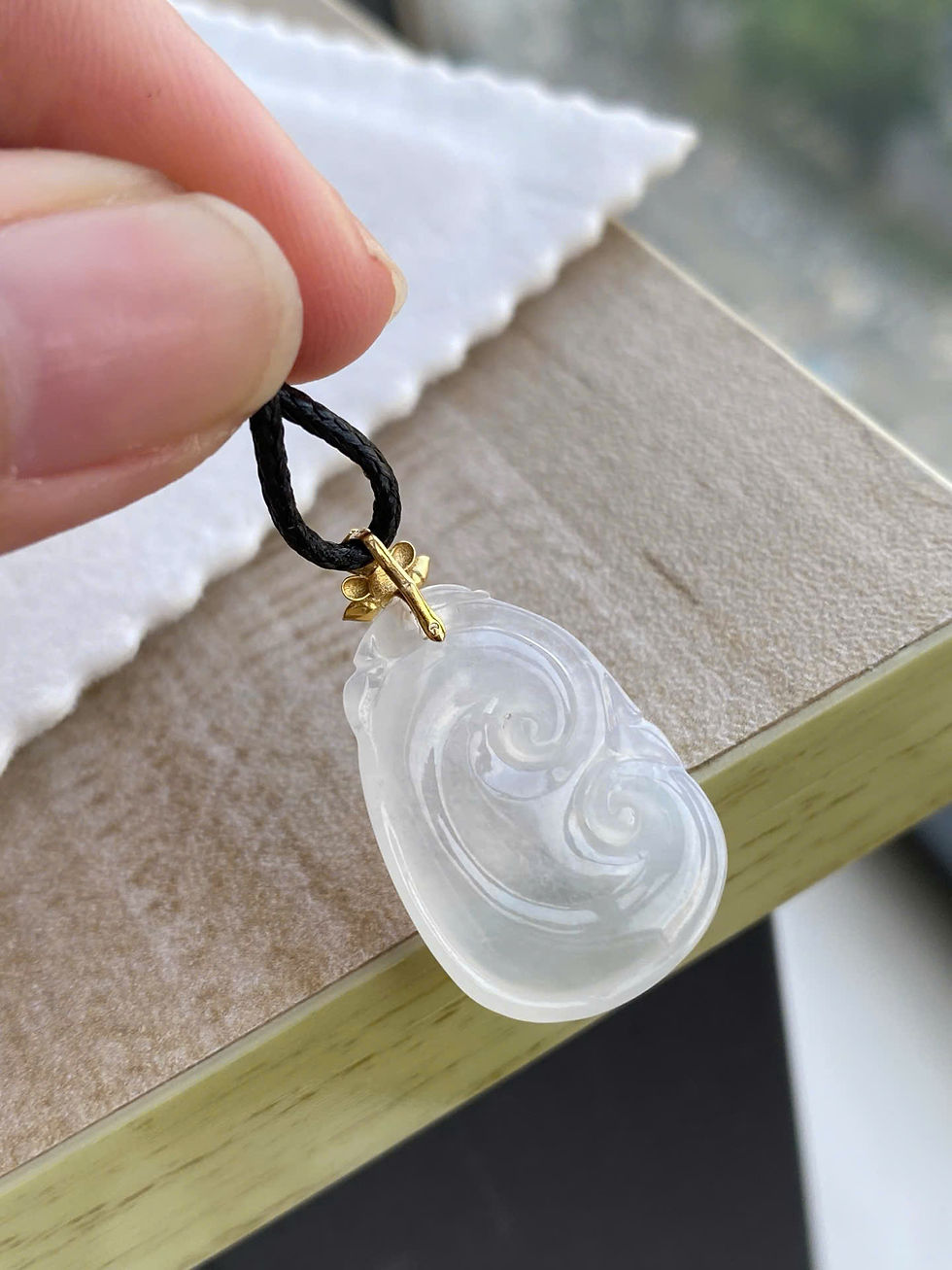 Hình thu nhỏ: Mặt dây chuyền Như ý ngọc Jadeite vàng 18K