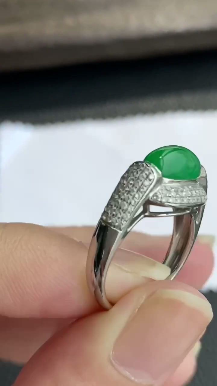 Hình thu nhỏ: Nhẫn Cabochon ngọc Jadeite A vàng 18K