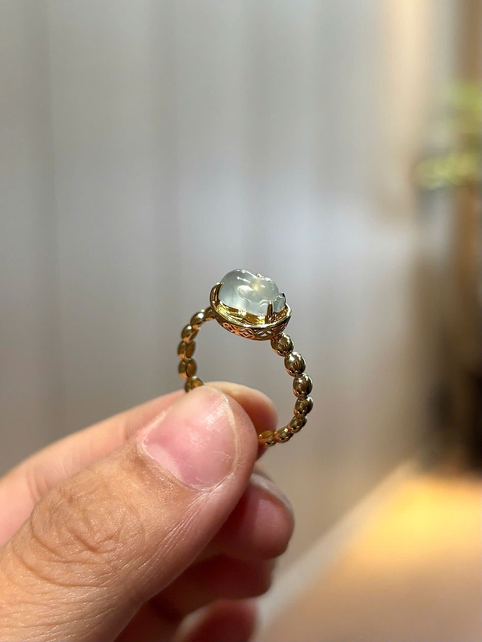 Hình thu nhỏ: Nhẫn Heo tài lộc ni 14 ngọc Jadeite A vàng 18K