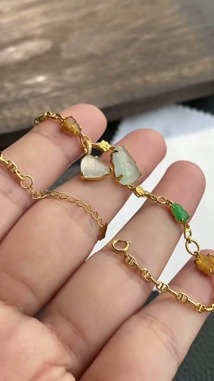 Hình thu nhỏ: Lắc tay Freestyle ngọc Jadeite A vàng 18K