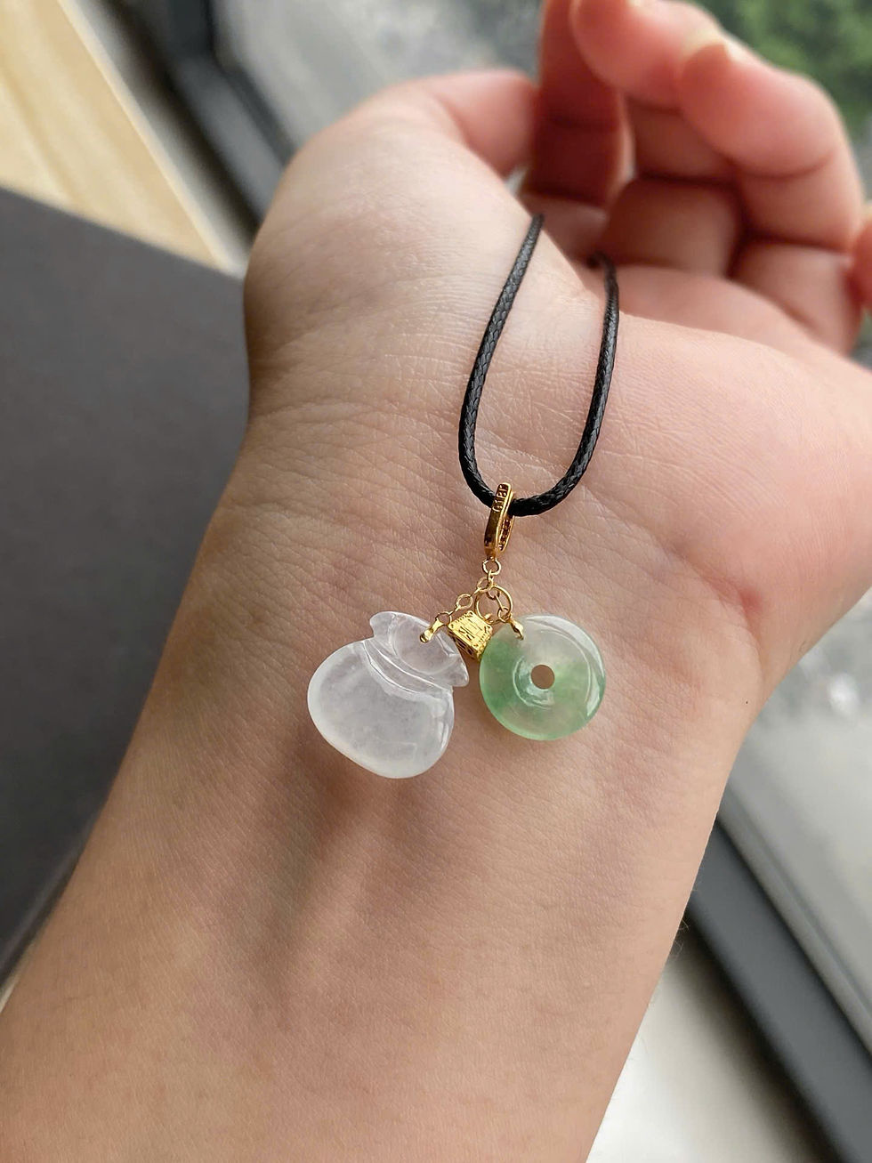 Hình thu nhỏ: Mặt dây Đồng bình an ngọc Jadeite A vàng 18K