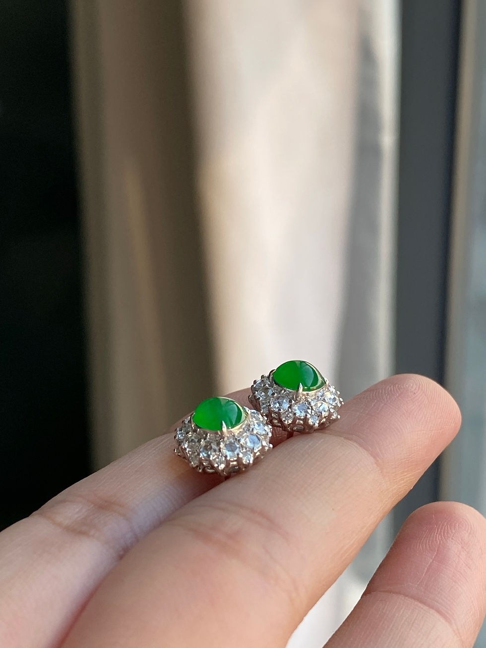Hình thu nhỏ: Bông tai Cabochon ngọc Jadeite A vàng 18K