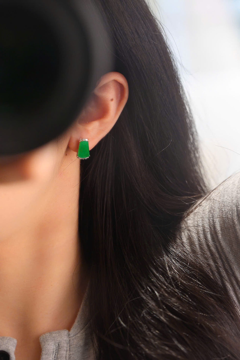 Hình thu nhỏ: Bông tai Vô sự bài ngọc Jadeite A vàng 18K