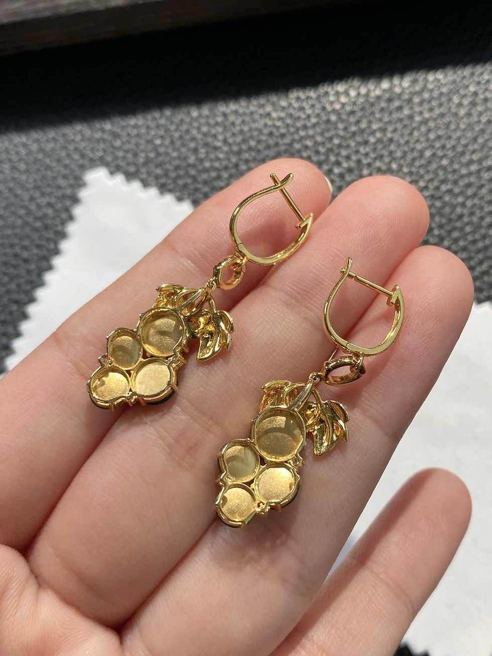 Hình thu nhỏ: Bông tai Chùm nho ngọc Jadeite A vàng 18K