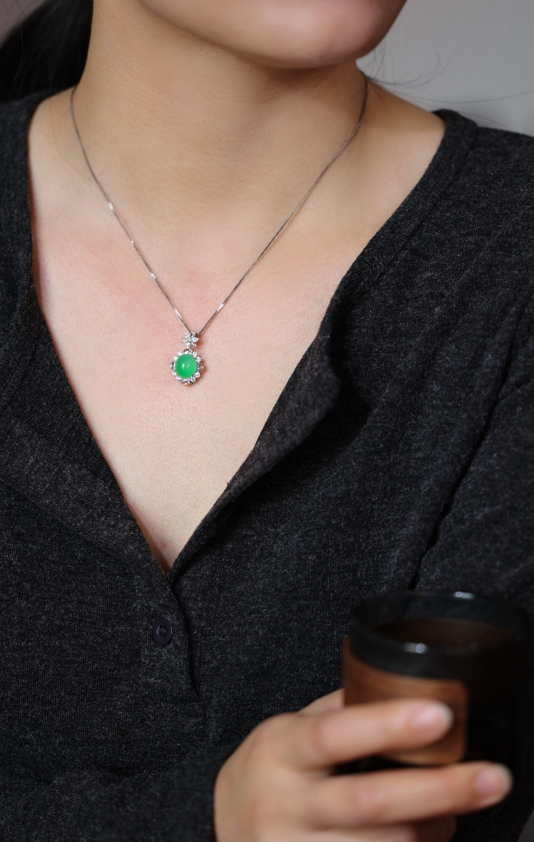Mặt dây chuyền + lắc tay Cabochon ngọc Jadeite A vàng 18K