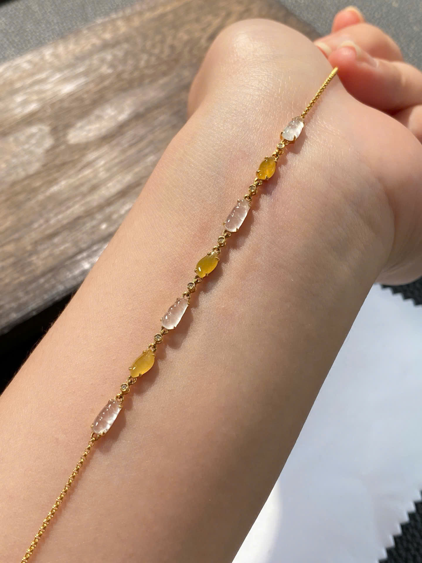 Lắc tay Phúc đậu ngọc Jadeite A vàng 18K