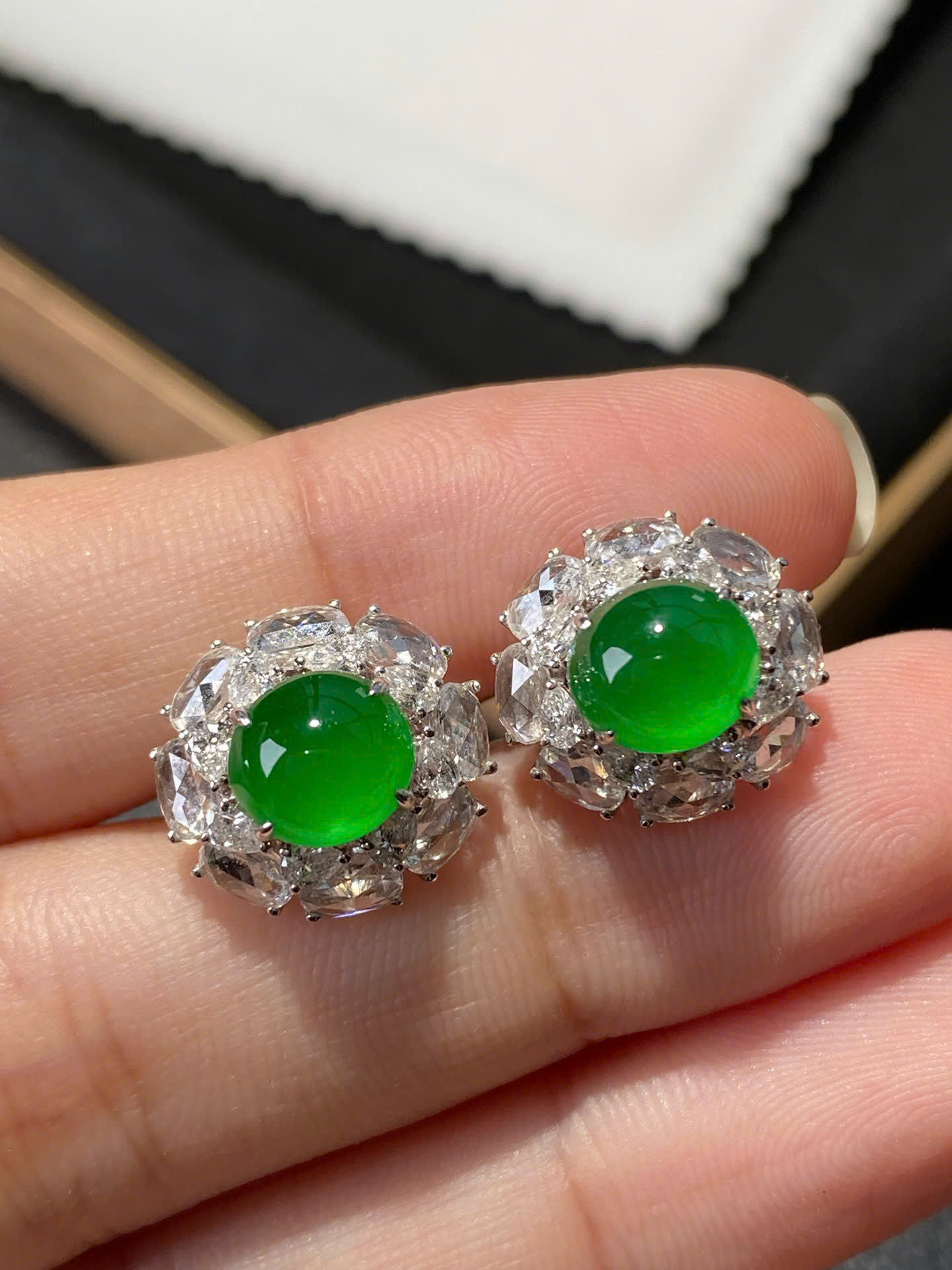 Set nhẫn và bông tai Cabochon ngọc Jadeite A vàng 18K