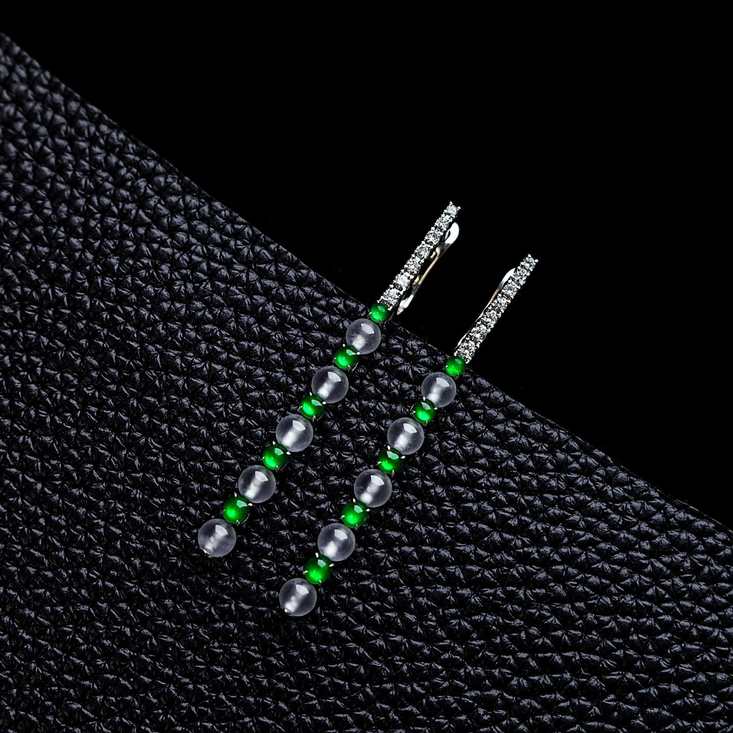 Bông tai Trân châu ngọc Jadeite A vàng 18K