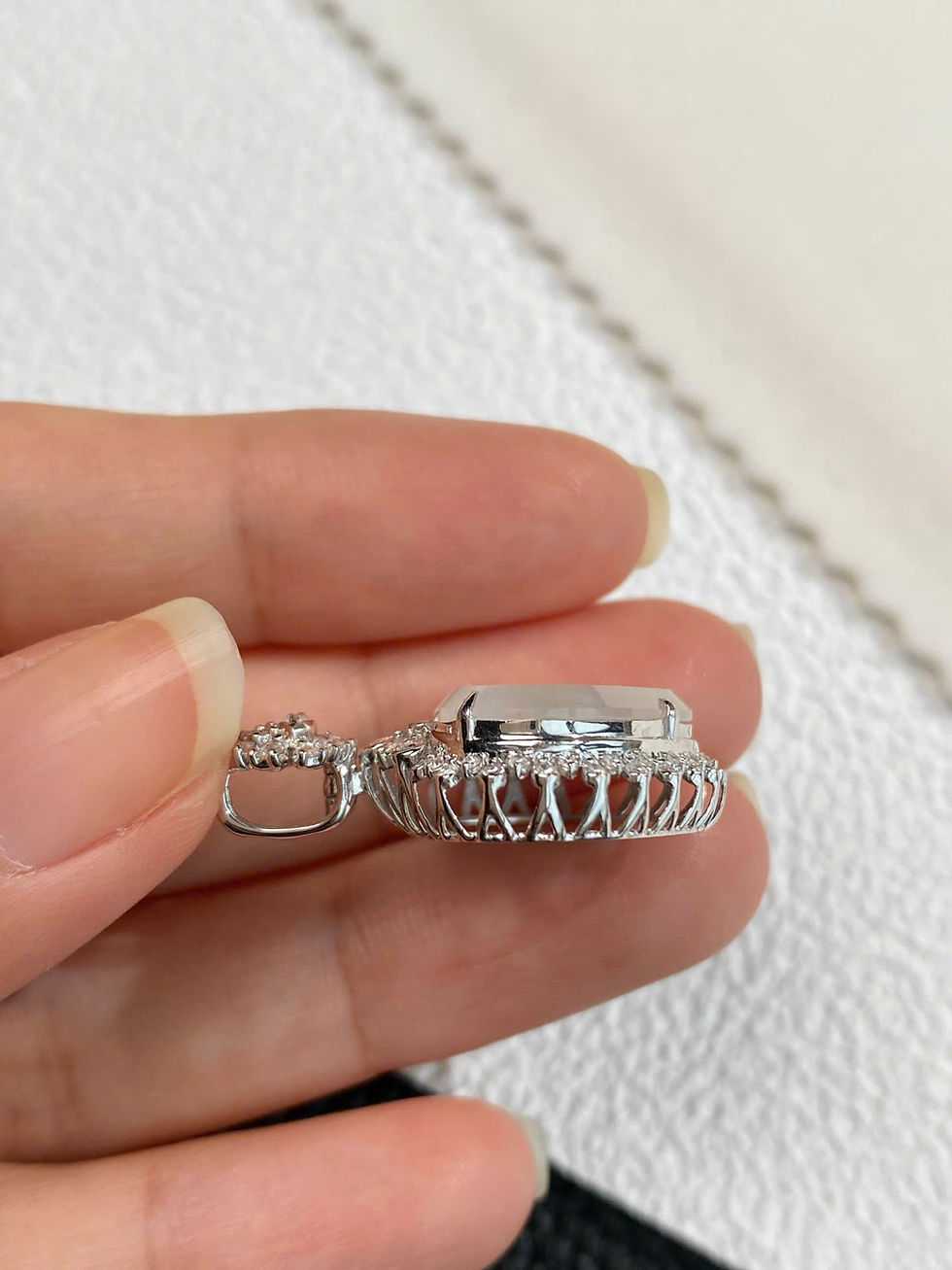 Hình thu nhỏ: Mặt dây chuyền trái tim ngọc Jadeite A vàng 18K