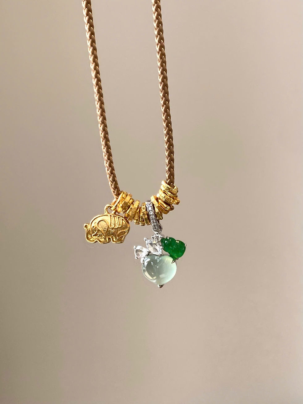 Hình thu nhỏ: Mặt dây chuyền trái tim ngọc Jadeite A vàng 18K