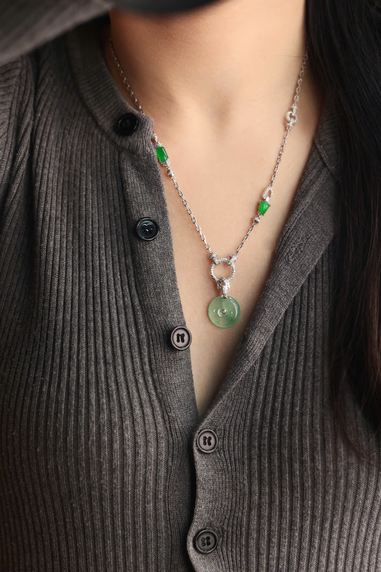 Mặt dây chuyền Đồng bình an ngọc Jadeite A vàng 18K