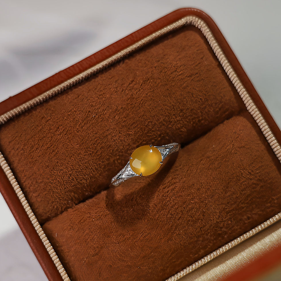 Nhẫn Cabochon ngọc Jadeite A vàng 18K