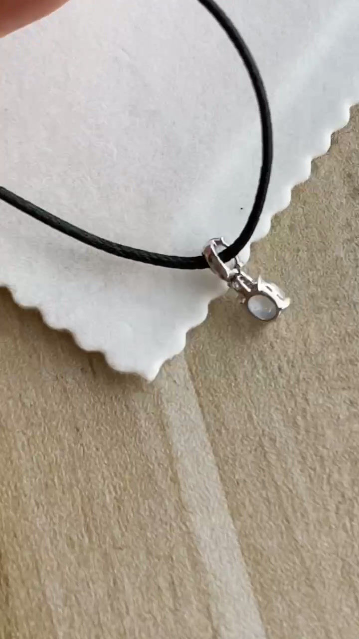 Hình thu nhỏ: Mặt dây chuyền Cabochon ngọc Jadeite vàng 18K