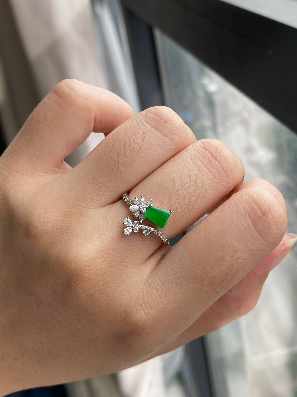 Hình thu nhỏ: Nhẫn freestyle ngọc Jadeite A vàng 18K