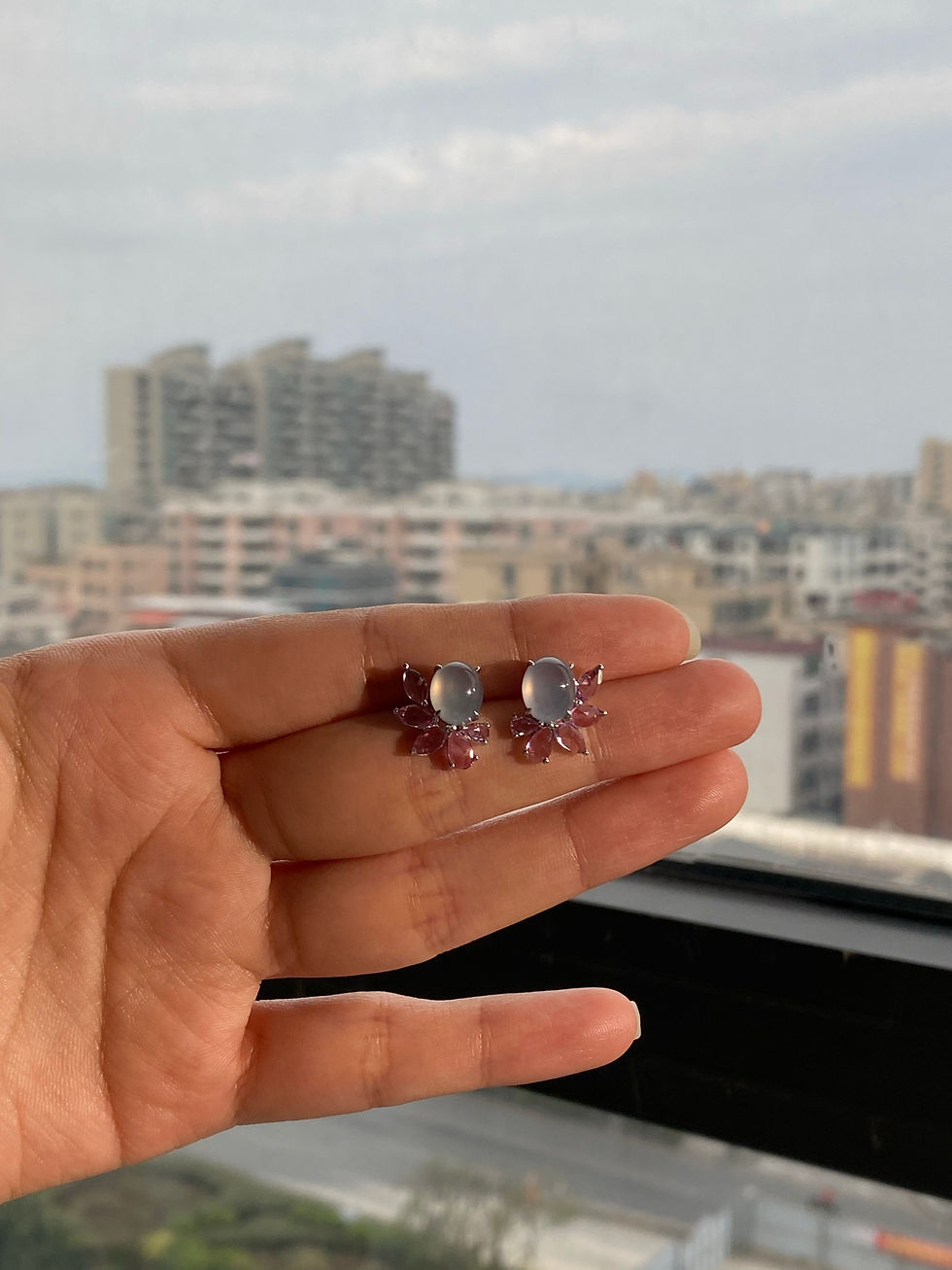 Hình thu nhỏ: Bông tai Cabochon ngọc Jadeite A vàng 18K